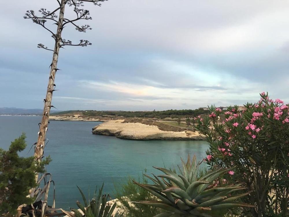 Hotel Libyssonis Porto Torres Exterior photo